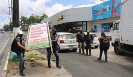 Convívio Social retira quase três mil anúncios irregulares de áreas públicas de Maceió