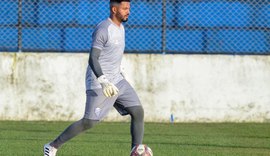 Goleiro titular do CSA segue em tratamento e não deve jogar terça (24)