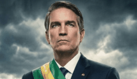 Aliados de Lula acionam TSE para barrar filme sobre Bolsonaro