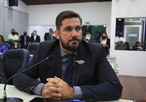 Leonardo Dias mantém diálogo para ser vice de Fernando Collor
