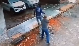 Policiais civis invadem pátio e retiram carro rebocado durante show da Shakira