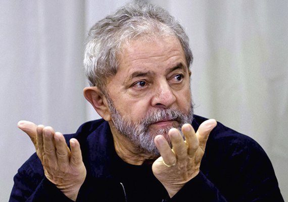 Renan e Paulão comemoram liberação de mensagens à defesa de Lula