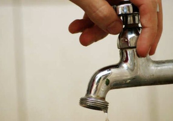 Moradores fecham via em protesto pela falta de água no Cleto