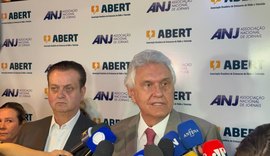 Caiado e Kassab criticam Flávio Bolsonaro após ato com Milei
