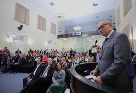 Secretário Enio Lins recebe a Comenda Jornalista Audálio Danta