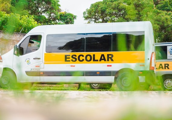 DMTT publica calendário de renovação de transporte escolar em Maceió
