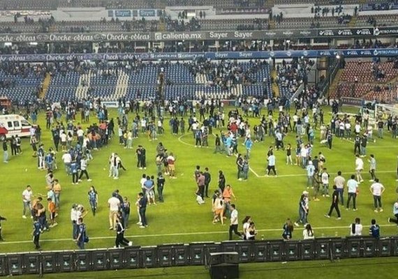 Briga generalizada durante partida acaba com 22 feridos; veja vídeo