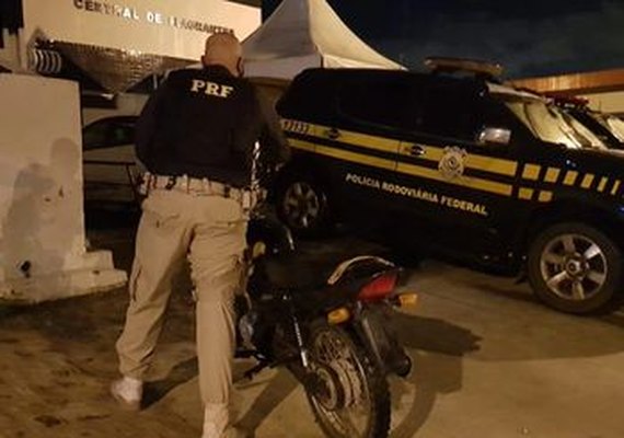 PRF prende cinco pessoas e recupera três veículos adulterados nas BRs que cortam Alagoas
