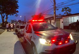 Garota de programa sofre atentado a tiros e é baleada em frente a hotel na Pajuçara, em Maceió