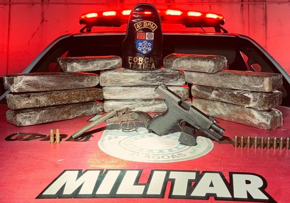 Mais de 10 kg de drogas e duas armas de fogo foram apreendidas em Maceió