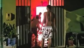 Criminosos atiram contra casa e provocam incêndio em São Miguel dos Campos
