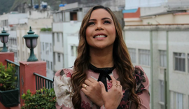 Médico reduz sedação da cantora Amanda Wanessa após acidente