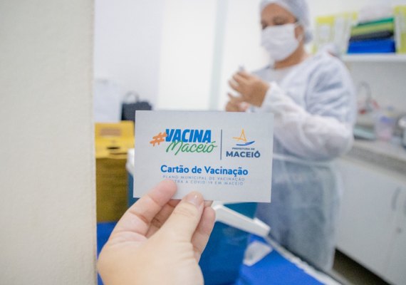 Índice de atrasados para 2ª dose da vacina cai para 6%, mas segue alto em Maceió
