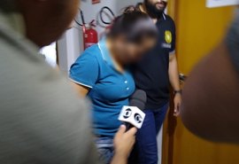 Madrasta ﻿que jogou enteado do 4° andar se torna ré na justiça