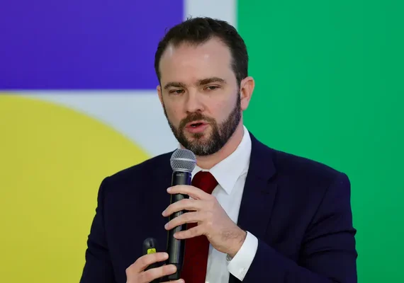 Desenrola 2.0 já renegocia quase R$ 1 bilhão em dívidas, afirma ministro da