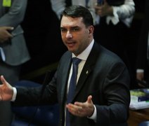 Flávio Bolsonaro comemora classificação de CV e PCC como organizações terroristas