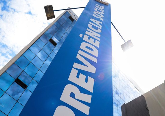 INSS paga a segunda parcela do 13º salário a partir desta quarta