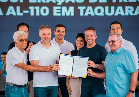 Governador Paulo Dantas assina ordem de serviço para recuperação da AL 110 em Taquarana