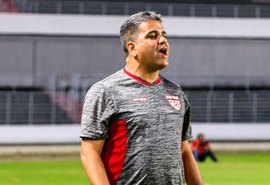 Técnico do CRB fala sobre assédio aos jogadores