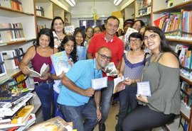 Biblioteca Móvel do Sesc vira grande atração