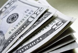 Dólar tem alta de mais de 2%, e é vendido perto de R$ 5,15