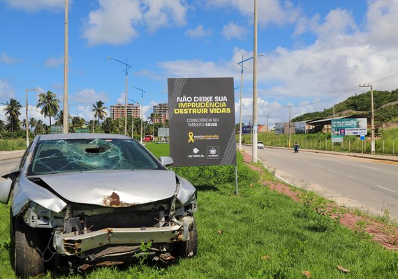 Simulação de acidente alerta para conscientização no trânsito durante o Maio Amarelo