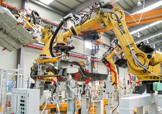 Vendas mundiais de robôs industriais batem recorde