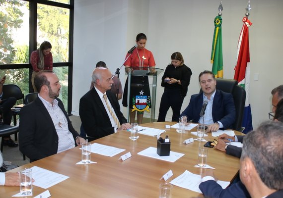 Renan Filho reduz carga tributária do setor sucronergético