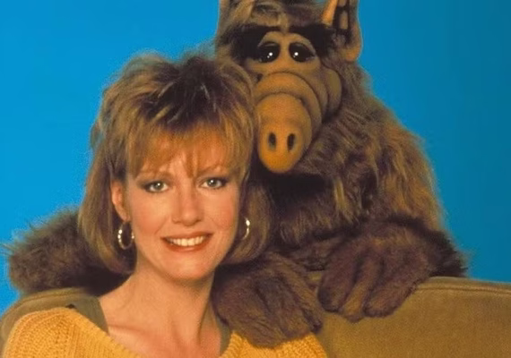 Morre Anne Schedeen, atriz de Alf e intérprete de Kate Tanner, aos 77 anos