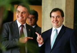 Bolsonaro ataca Maia e diz que sua atuação na câmara é péssima