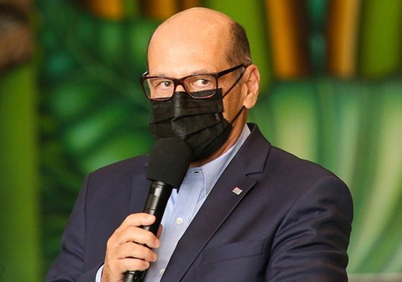 Queda de casos após vacinação deve ser sentida em abril, diz diretor do Butantan