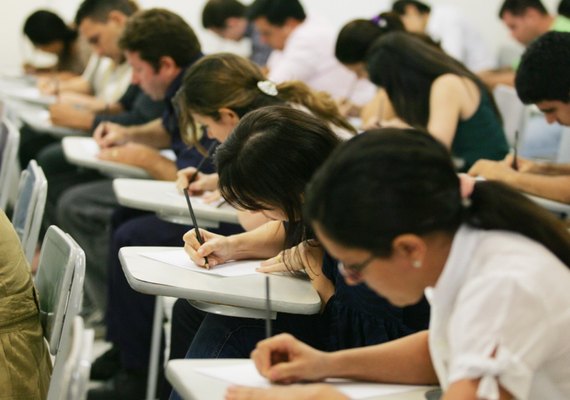 País tem pelo menos 214 concursos com inscrições abertas para cerca de 23,4 mil vagas