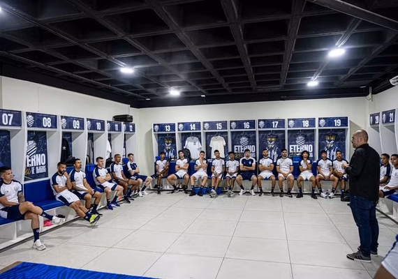 CSA inicia pré-temporada com 24 jogadores e mira reforços para 2026