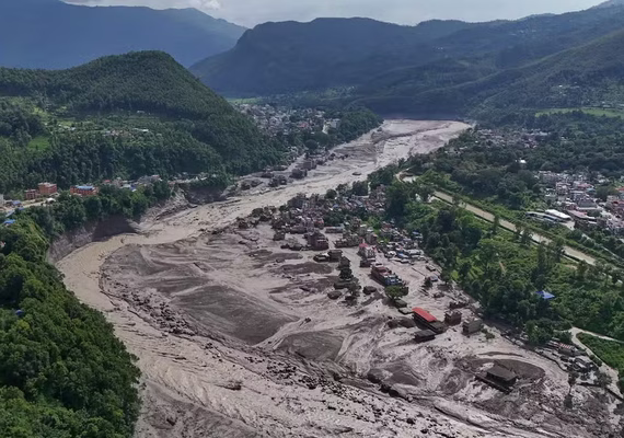 Terremoto de magnitude 5 atinge Tibete após avalanche no Nepal