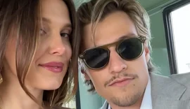 Millie Bobby Brown e Jake Bongiovi apresentam segundo filho adotivo