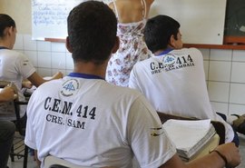 Pé-de-Meia reduz abandono escolar no ensino médio em 43% em dois anos