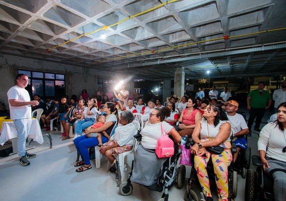 Governador reforça compromisso com inclusão em visita a obra do centro de reabilitação da Pestalozzi