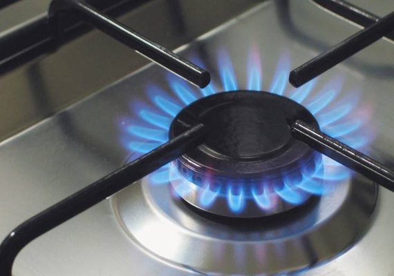 Comissão aprova R$ 300 milhões de auxílio gás e R$ 2,8 bilhões de auxílio emergencial