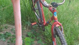 Ciclista morre ao ser atingido por carga que se soltou de caminhonete