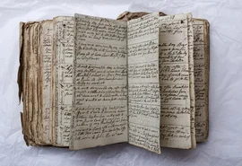 Inteligência artificial tenta decifrar livro misterioso do século 15