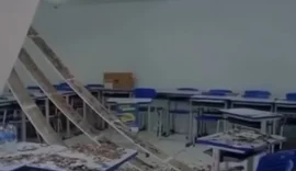 Forro de sala de aula desaba durante votação em Pilar