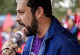 Guilherme Boulos é intimado a depor sobre suposta ameaça a Bolsonaro