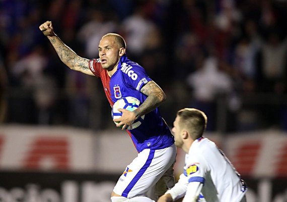 CSA anuncia contratação do atacante Silvinho