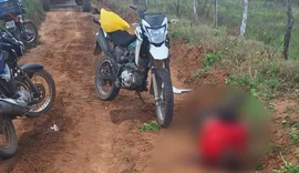 Motociclista morre atropelado por motoniveladora em Feira Grande