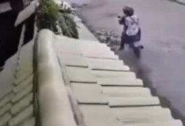 Jovem é morto a tiros dentro de barbearia no bairro Cidade Universitária, em Maceió