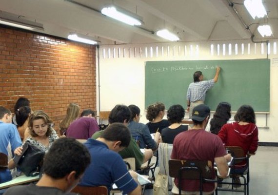MEC adia inscrições do ProUni e do Fies