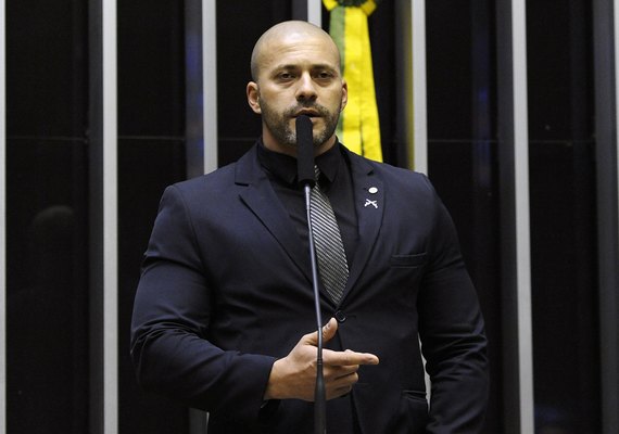 Moraes determina prisão de deputado federal após ataques a ministros