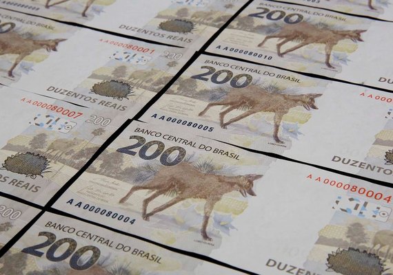 PEC cria “supersalários” para servidores do Executivo