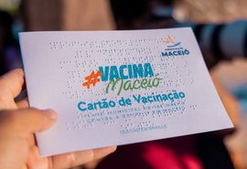 Prefeitura de Maceió lança cartão de vacinação contra a Covid-19 em braile