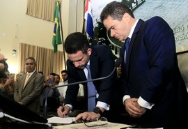 Paulo Dantas é empossado como governador-tampão de Alagoas